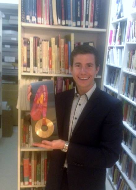 Jeff Buttle In the stacks with his bronze medal