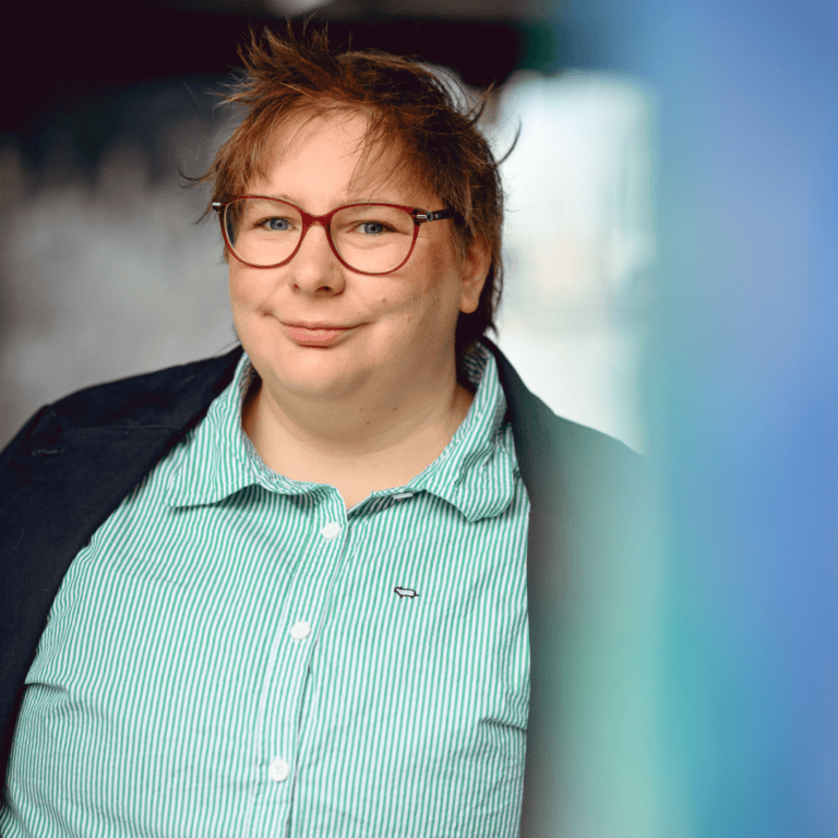 Jess van Bussel headshot